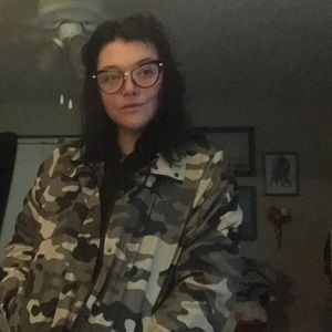 Meet your Posher, Brittany